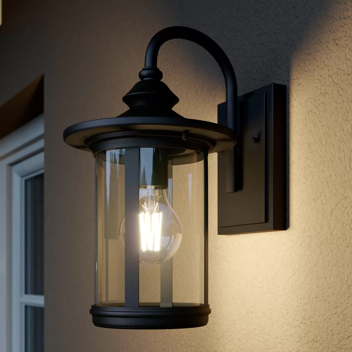 Zayn - Elegant Vintage-Style Outdoor Wall Lantern