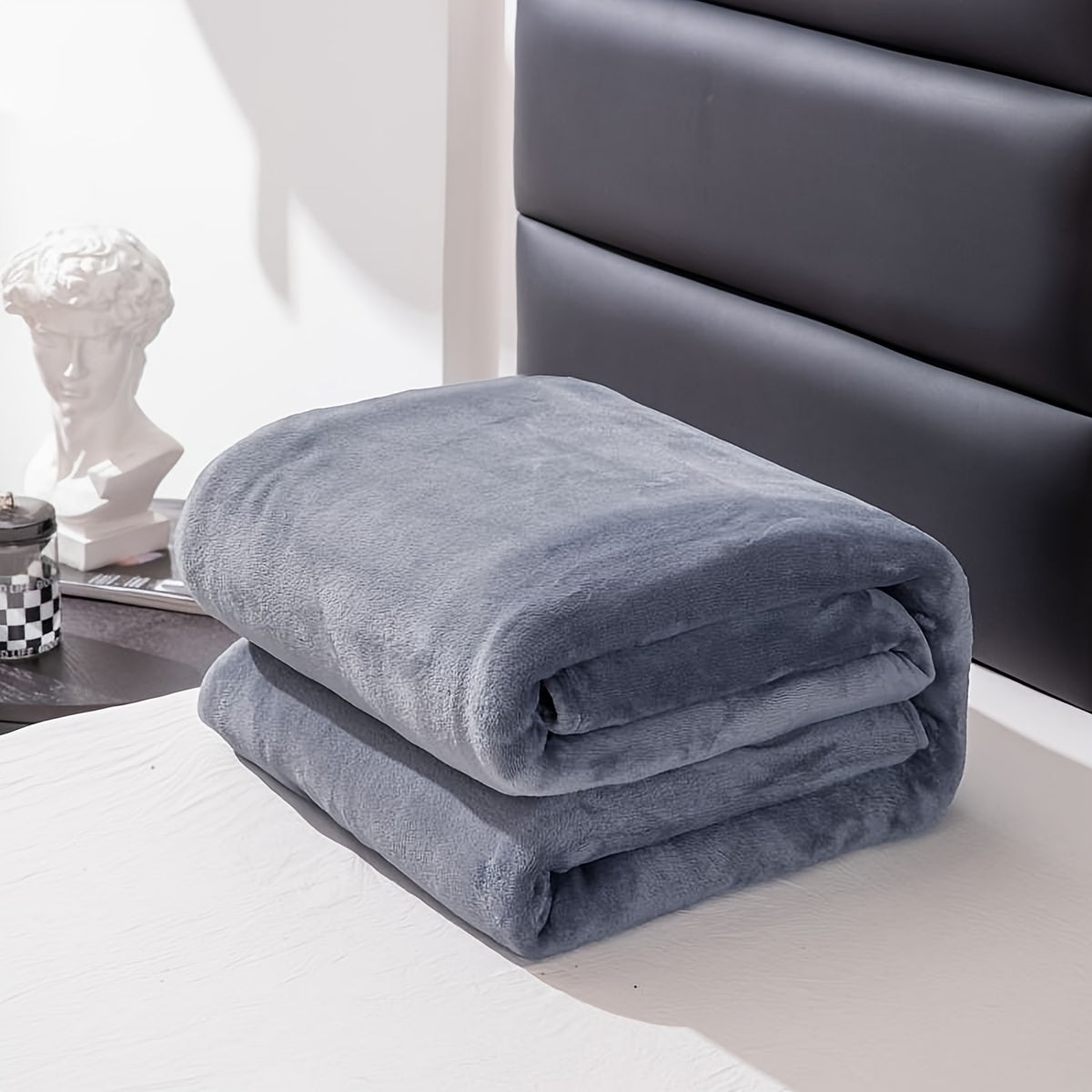 UrsaWeave - Soft Warm Flannel Throw for All Seasons