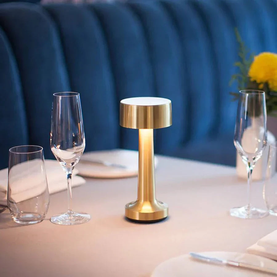 SleekGlow - Lampe de Table Moderne Stylée Intérieur