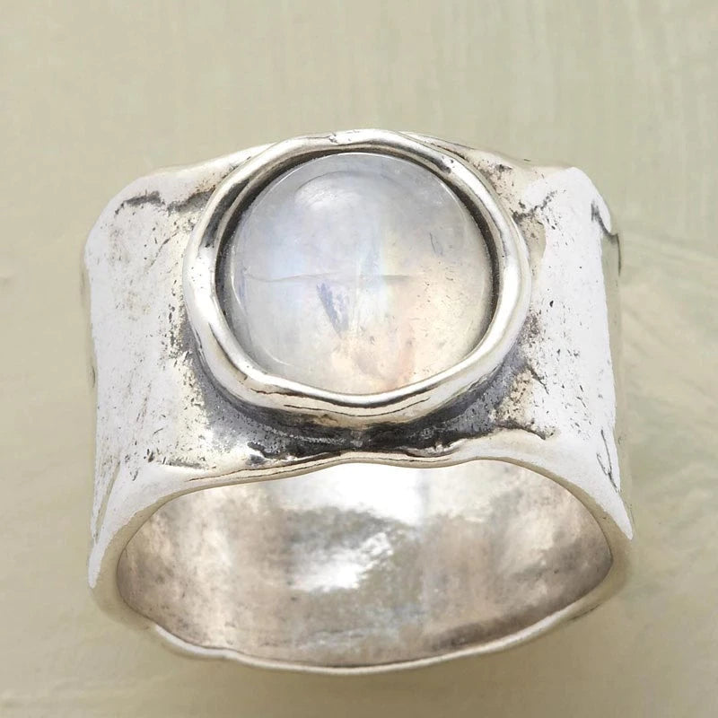 Lyra - Bague argentée élégante ornée d'une pierre de lune