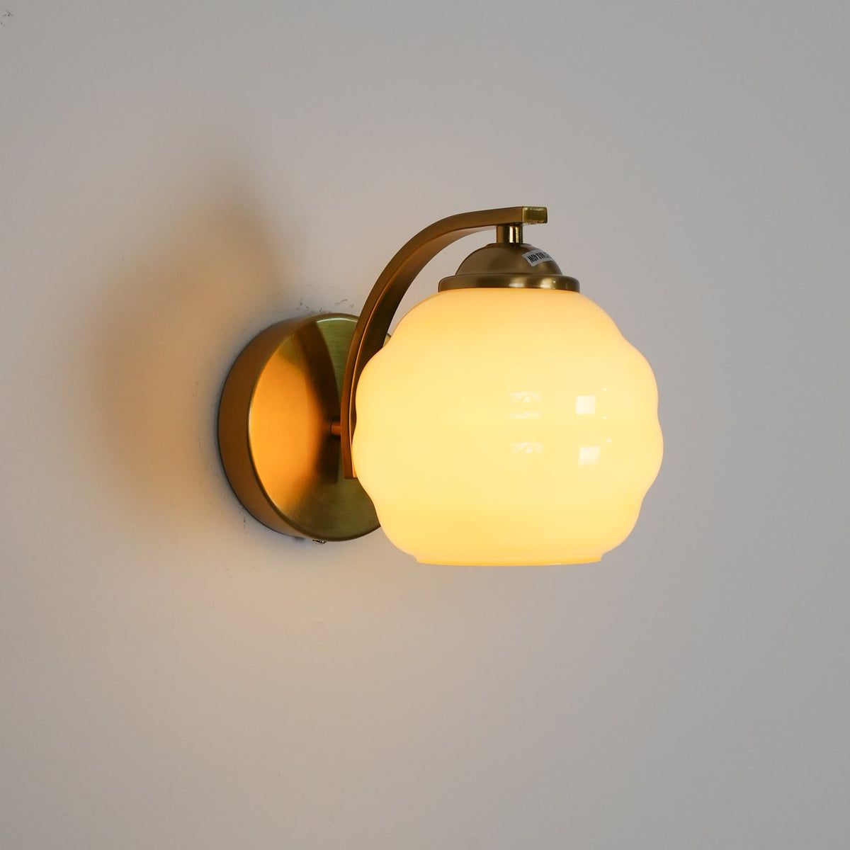 VintageGlam - Art Deco Wall Sconce for Timeless Interiors
