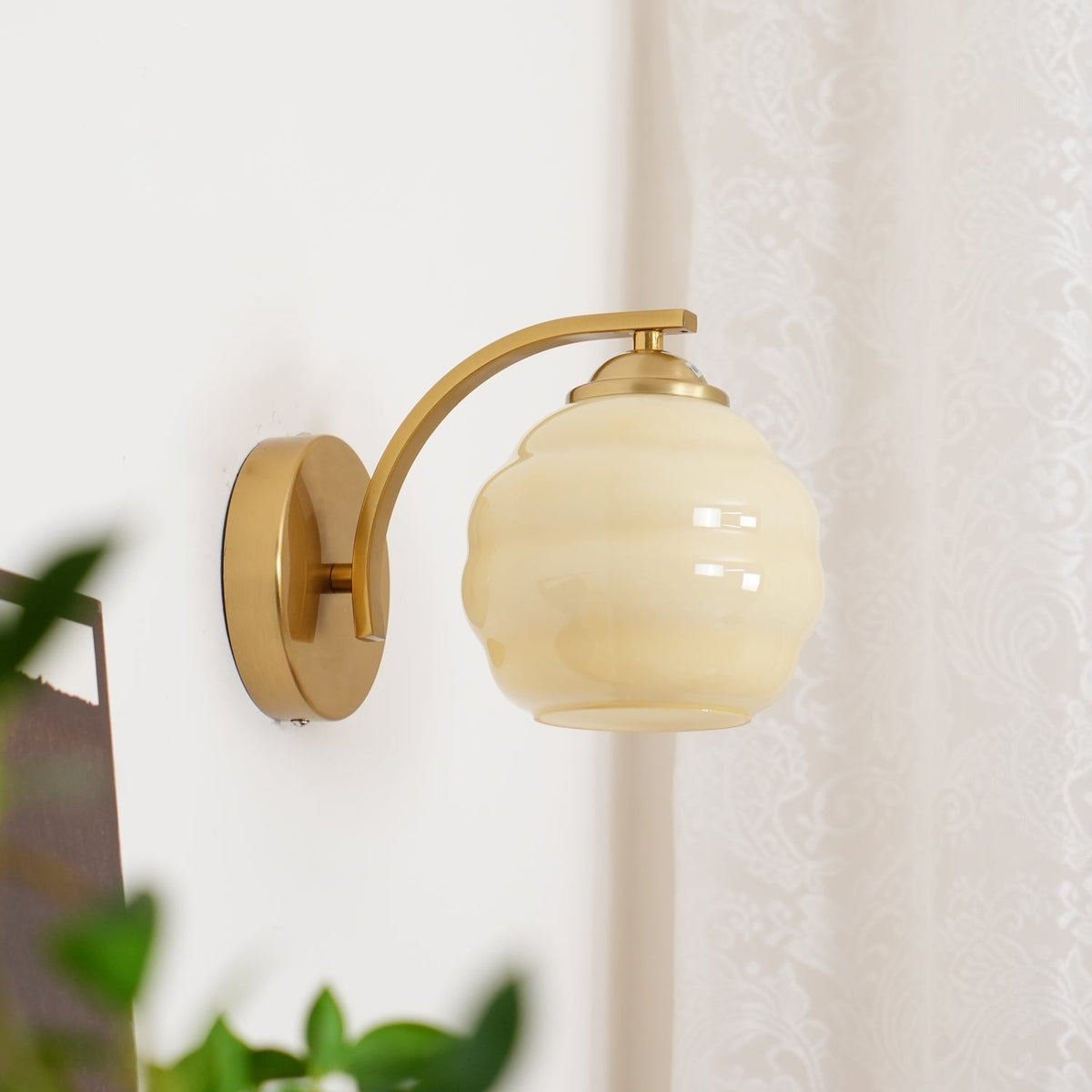 VintageGlam - Art Deco Wall Sconce for Timeless Interiors