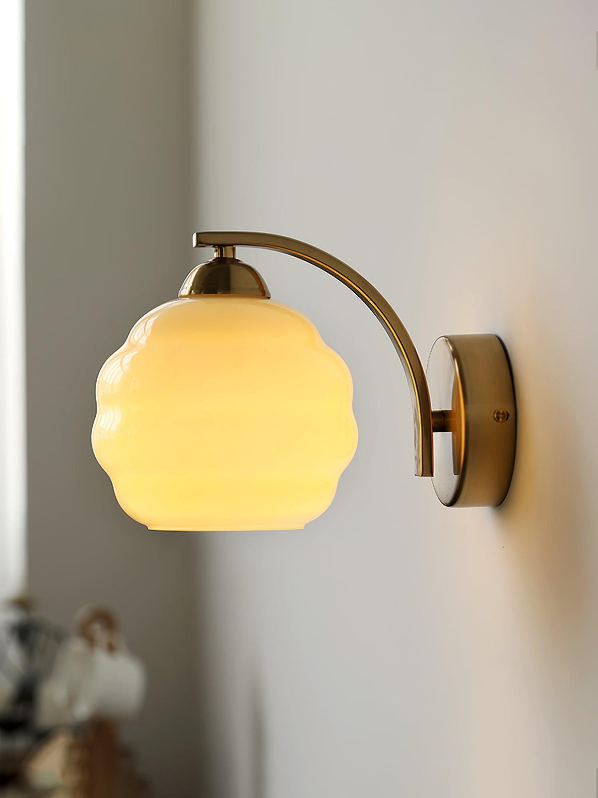 VintageGlam - Art Deco Wall Sconce for Timeless Interiors