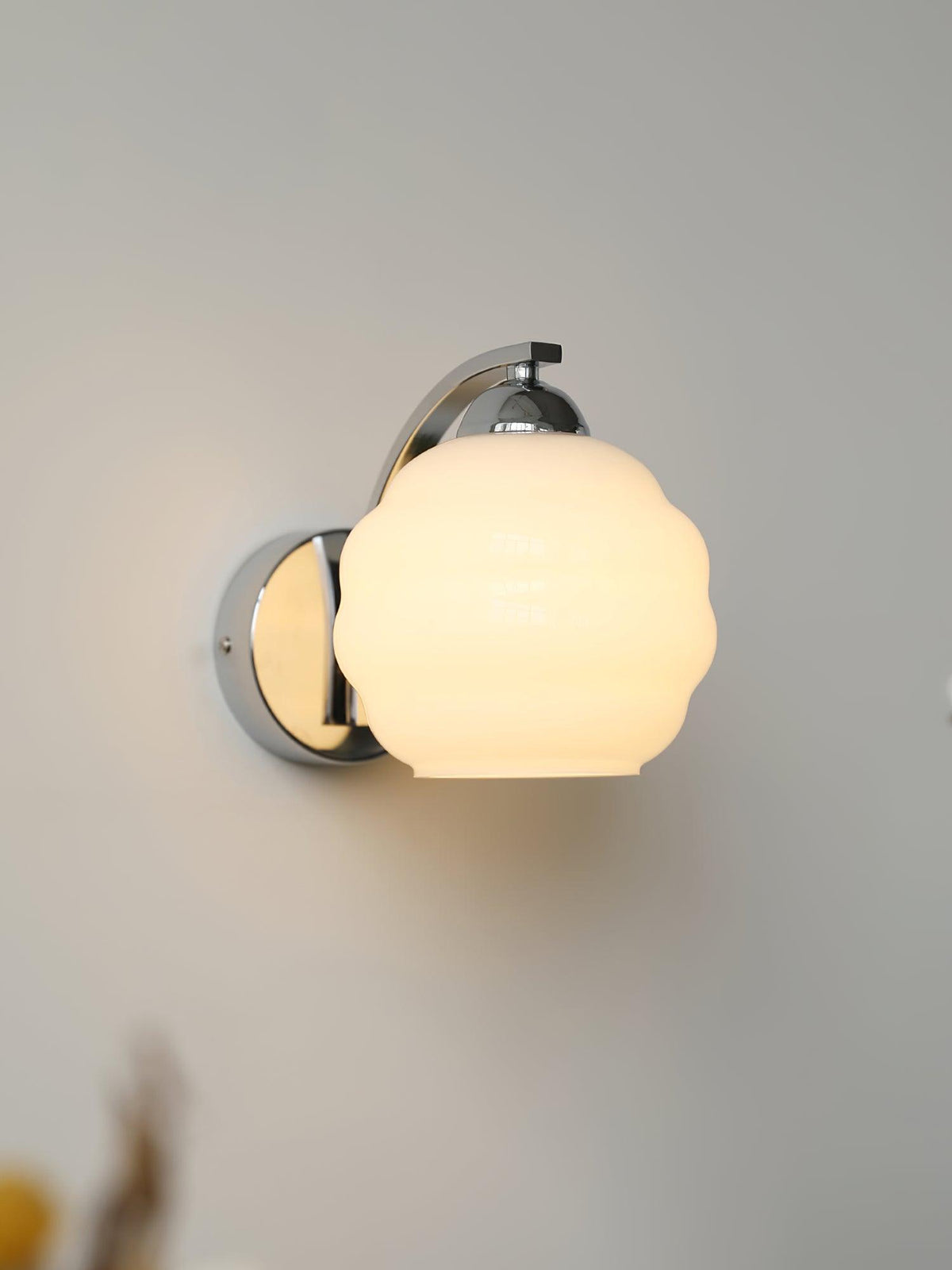VintageGlam - Art Deco Wall Sconce for Timeless Interiors
