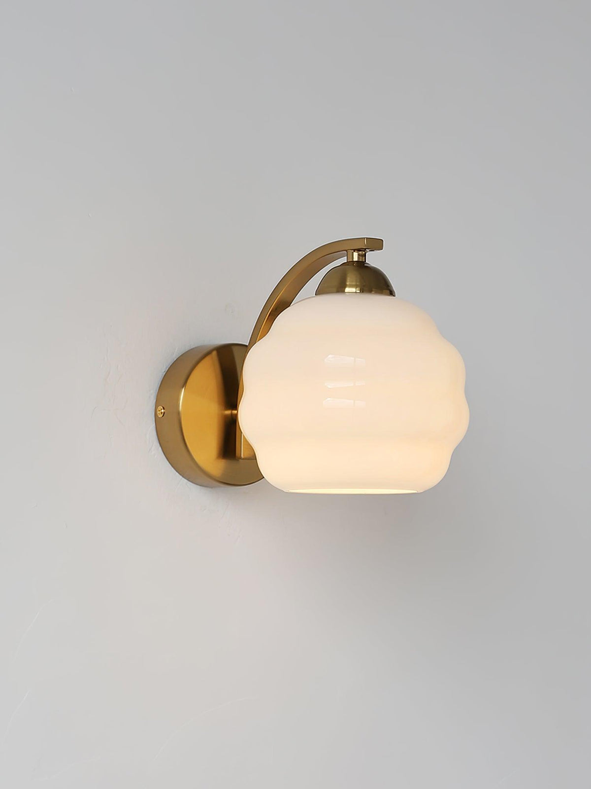VintageGlam - Art Deco Wall Sconce for Timeless Interiors