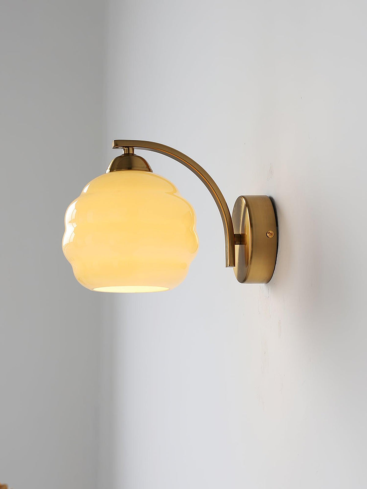VintageGlam - Art Deco Wall Sconce for Timeless Interiors