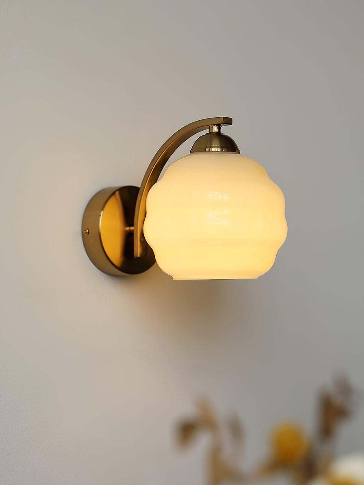 VintageGlam - Art Deco Wall Sconce for Timeless Interiors
