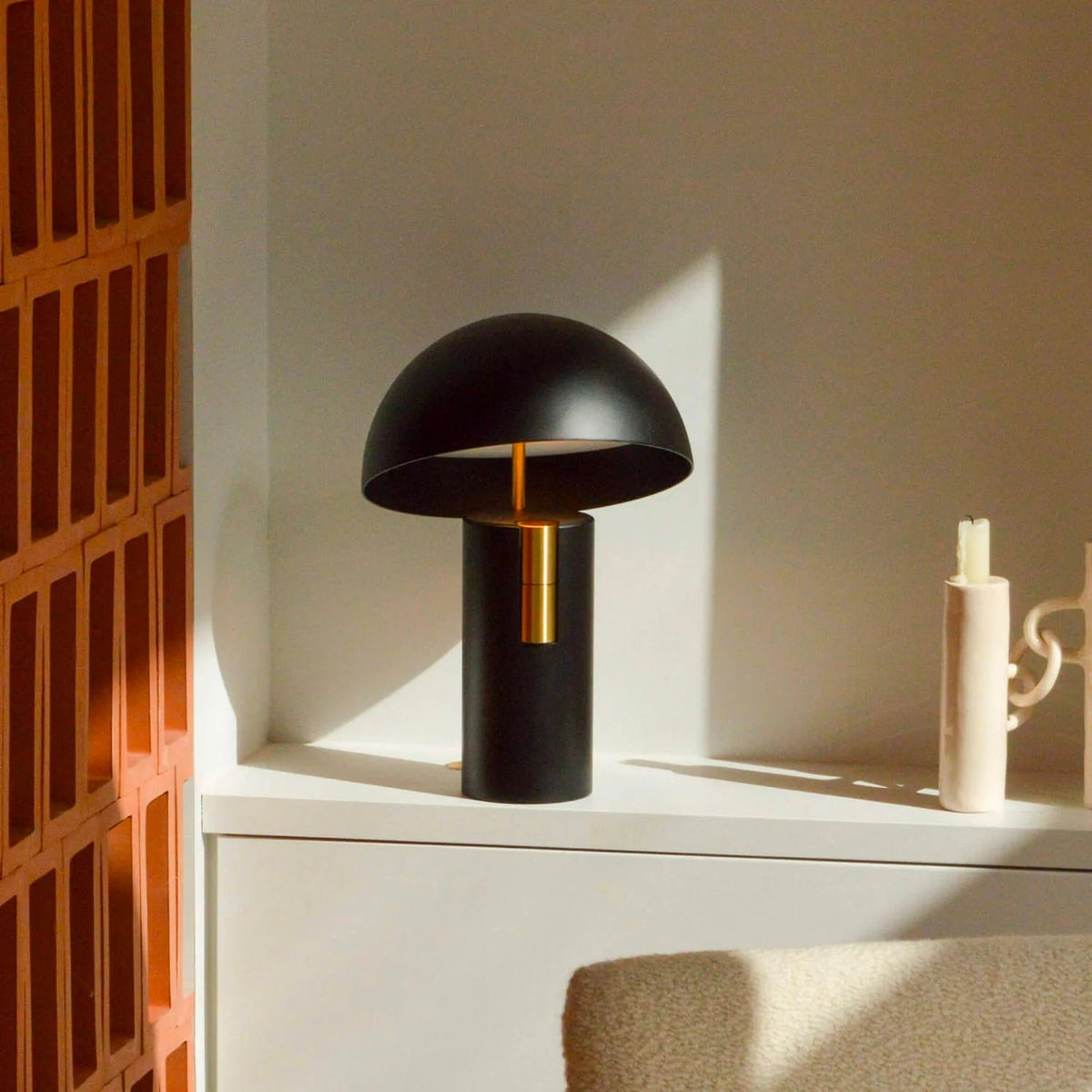 GlowAvora Table Lamp - Modern & Elegant Warm Lighting
