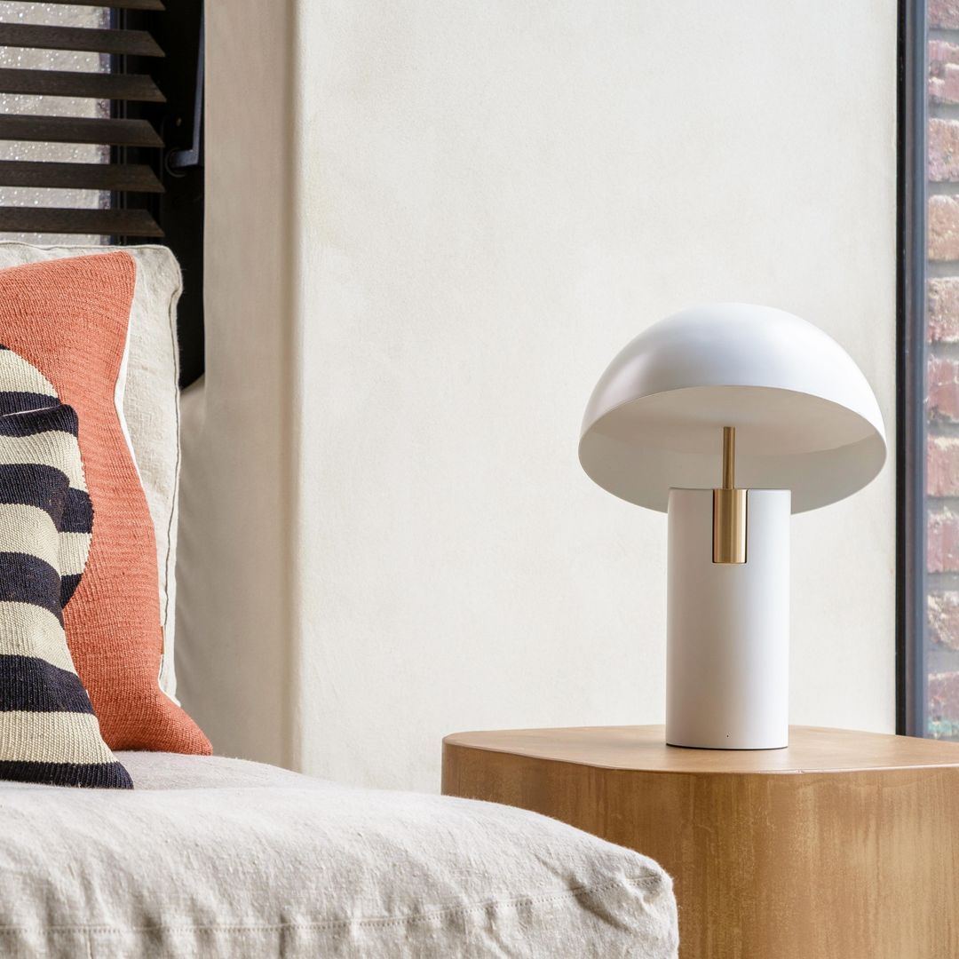 GlowAvora Table Lamp - Modern & Elegant Warm Lighting
