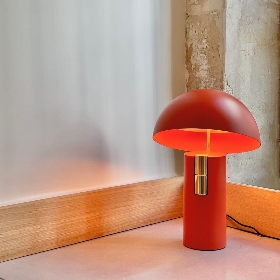 GlowAvora Table Lamp - Modern & Elegant Warm Lighting