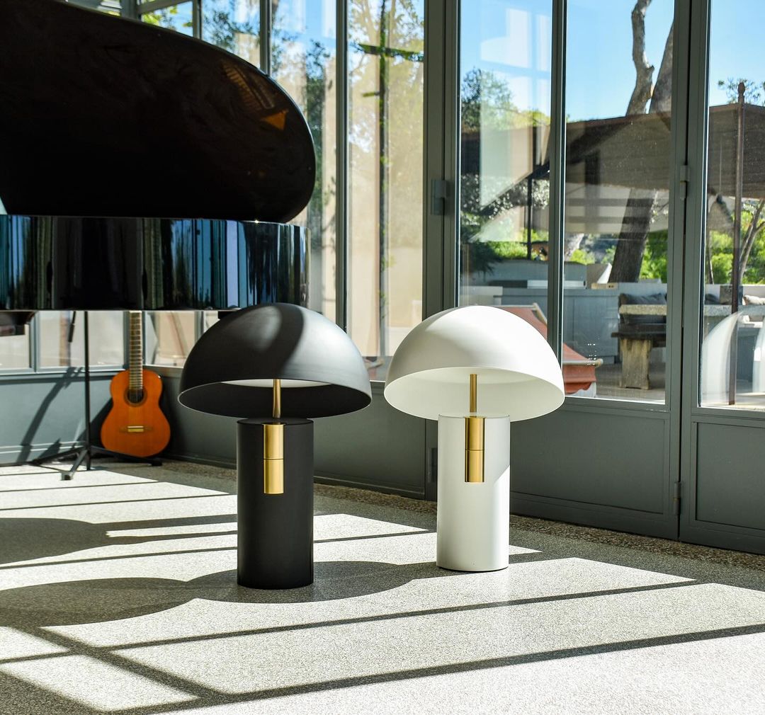 GlowAvora Table Lamp - Modern & Elegant Warm Lighting