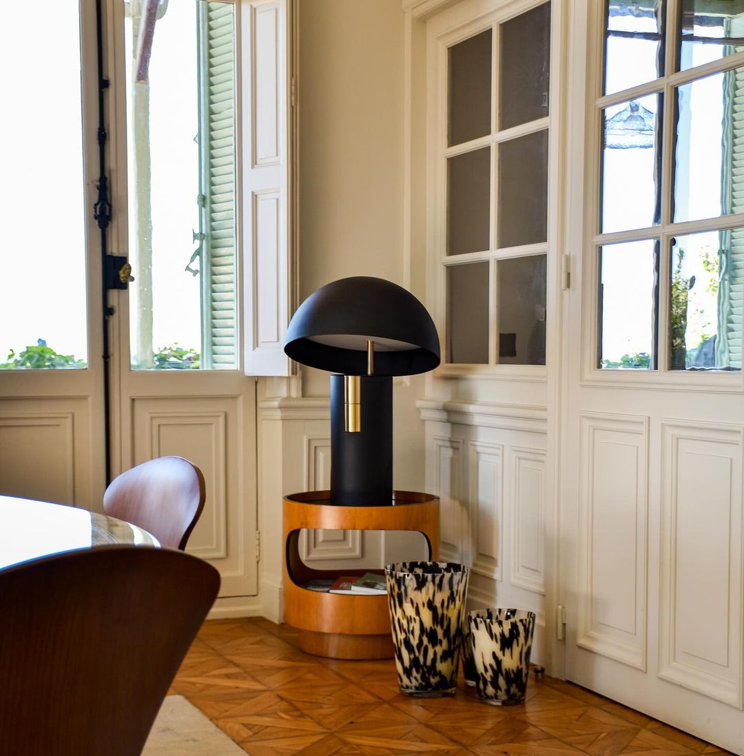 GlowAvora Table Lamp - Modern & Elegant Warm Lighting