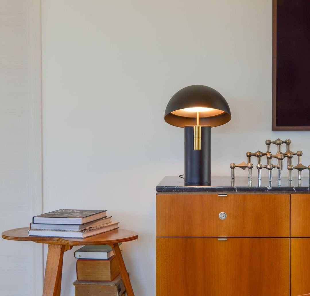GlowAvora Table Lamp - Modern & Elegant Warm Lighting