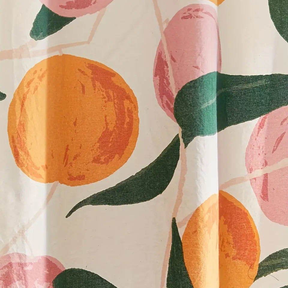 DaisyVeil - Elegant Floral Shower Curtain for a Fresh Bathroom