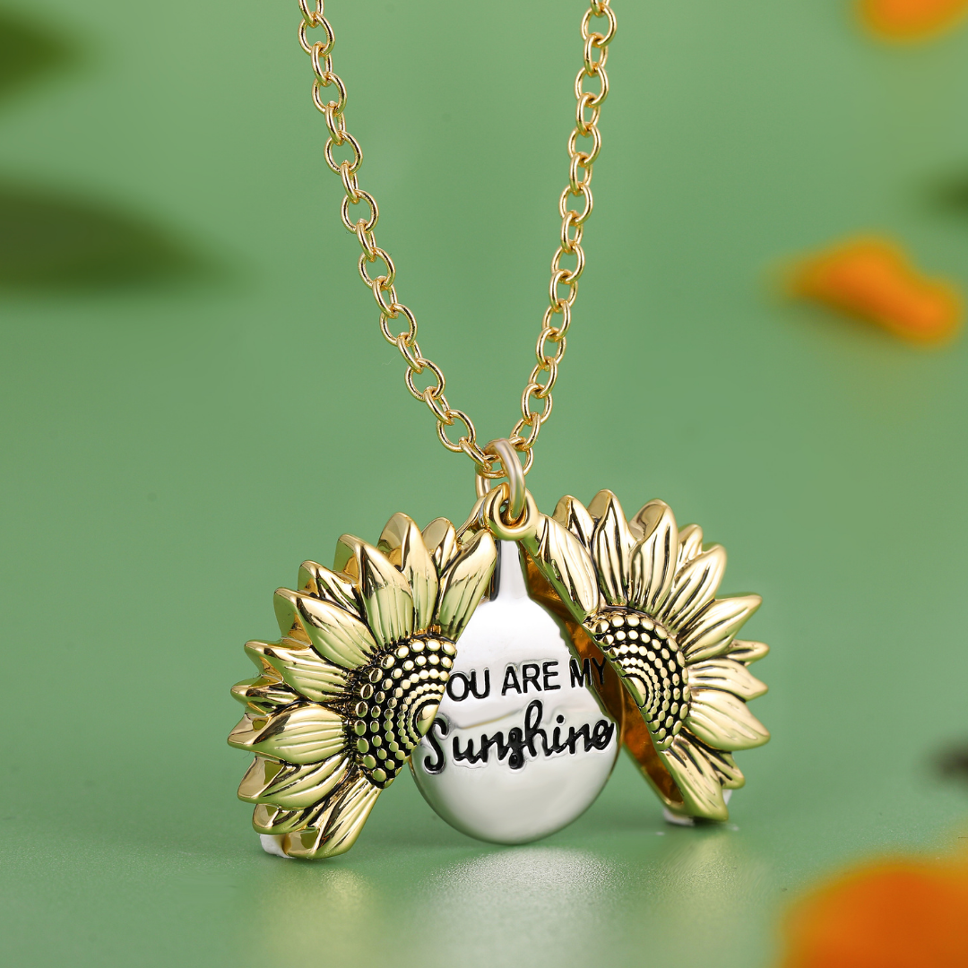 Solara - Elegant Sunflower Pendant Necklace