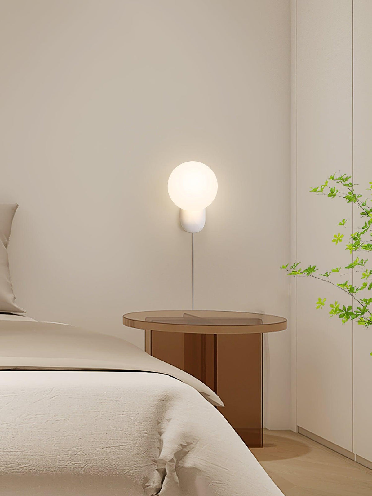 Utique - Elegant and Efficient Resin LED Wall Sconce