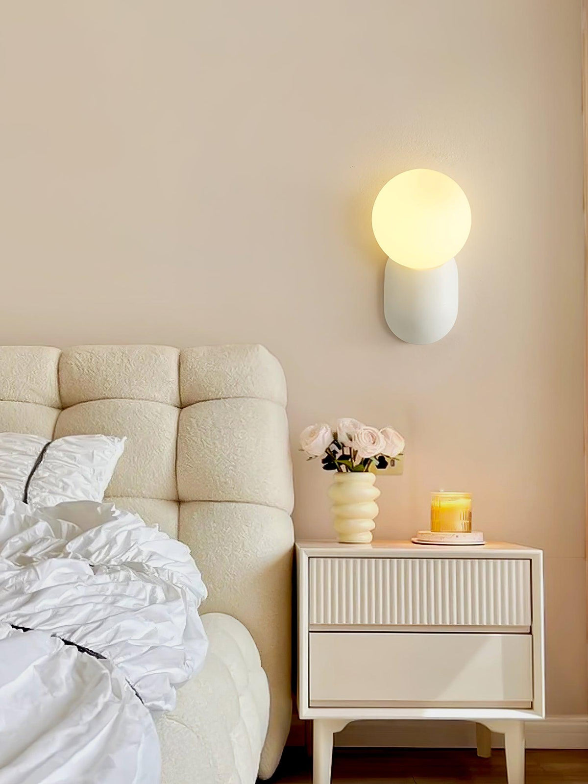 Utique - Elegant and Efficient Resin LED Wall Sconce