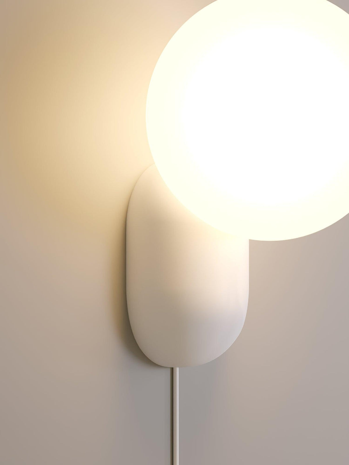 Utique - Elegant and Efficient Resin LED Wall Sconce