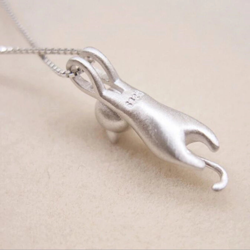 Mia - Collier petit chat joueur en argent 925