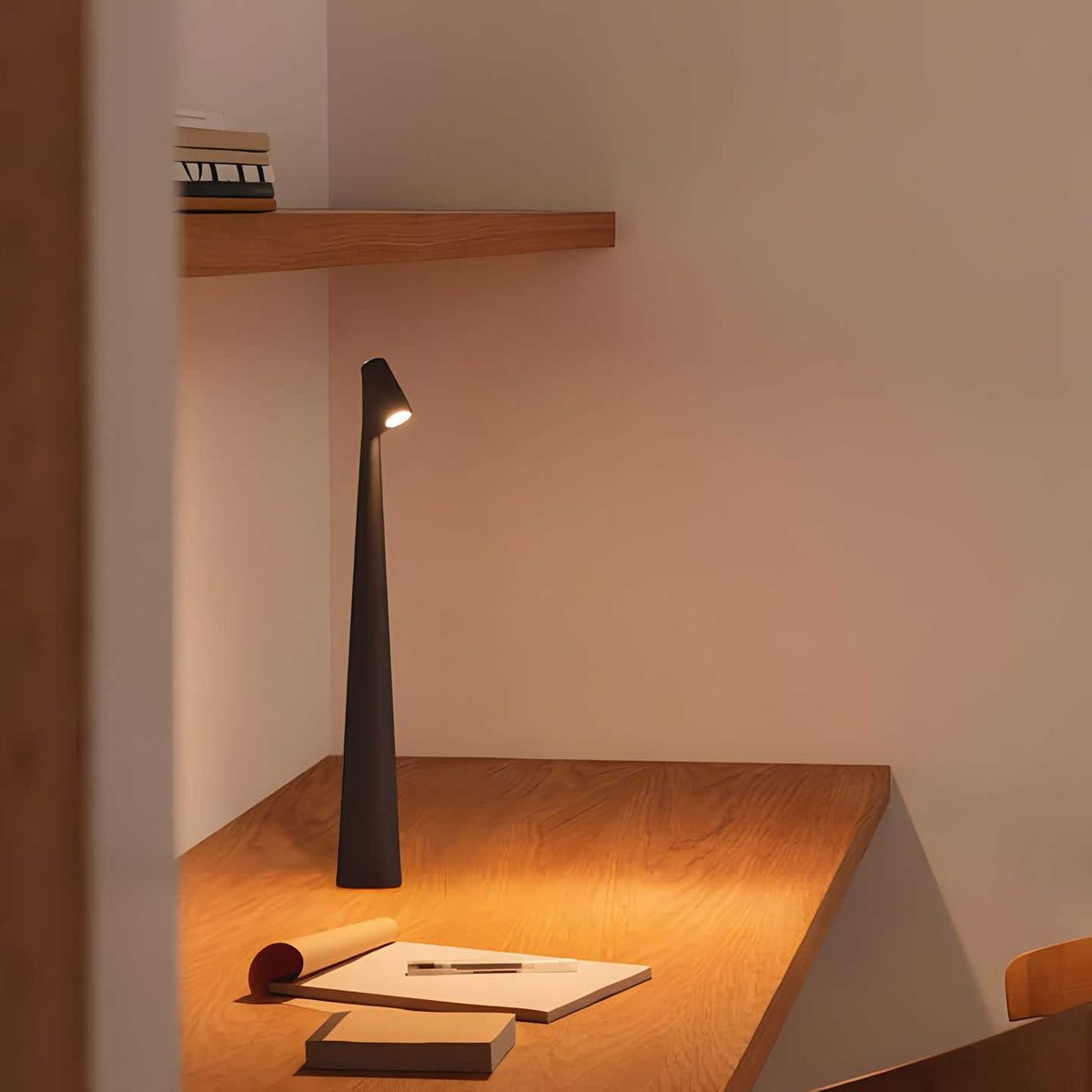 LunaSlim - Elegant Cordless Table Lamp with Adjustable Brightness