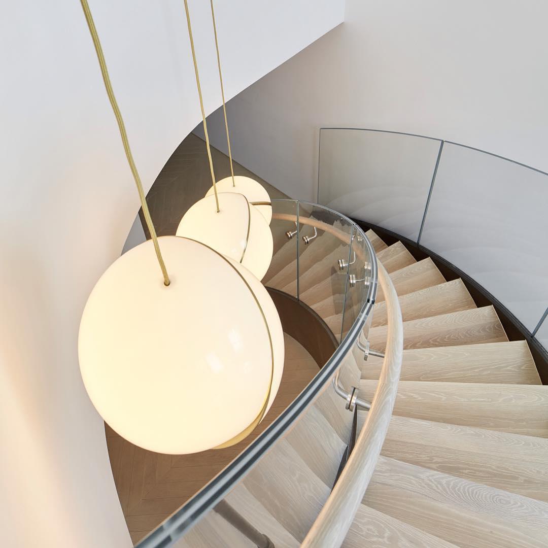 CielCourbe Moon Pendant Light - Luxury Acrylic and Brass