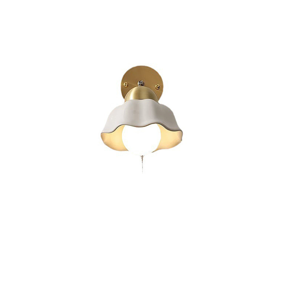 Retro Floral Wall Sconce - Vintage White Lighting for Your Home