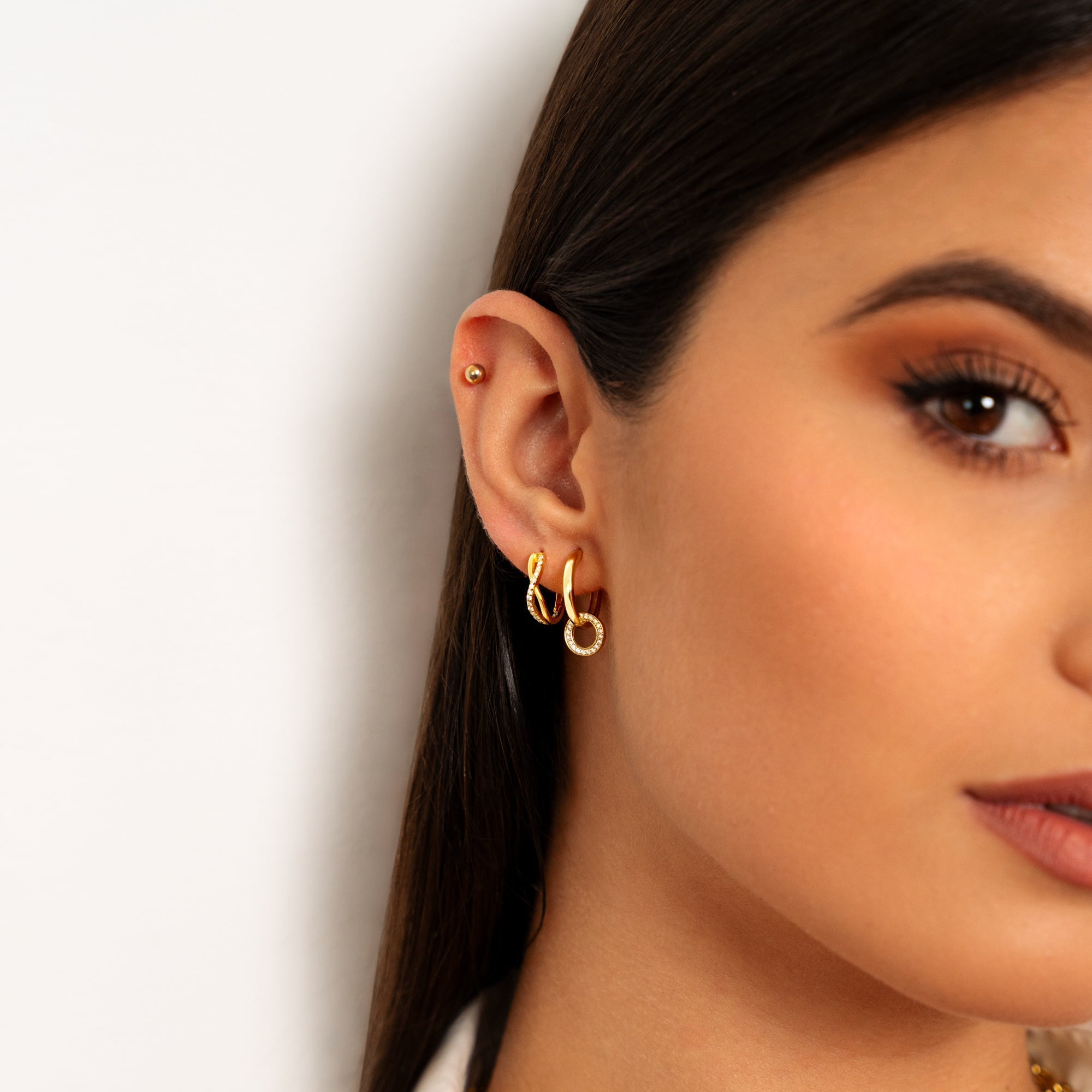 Nerida - Elegant Interlinked Silver Hoop Earrings