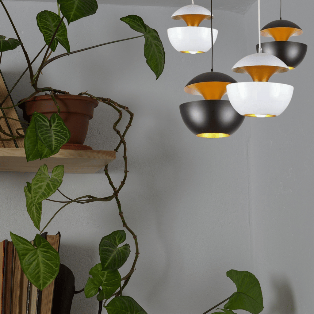 GoldGlow - Luxury Gold Pendant Light for Elegant Dining Rooms