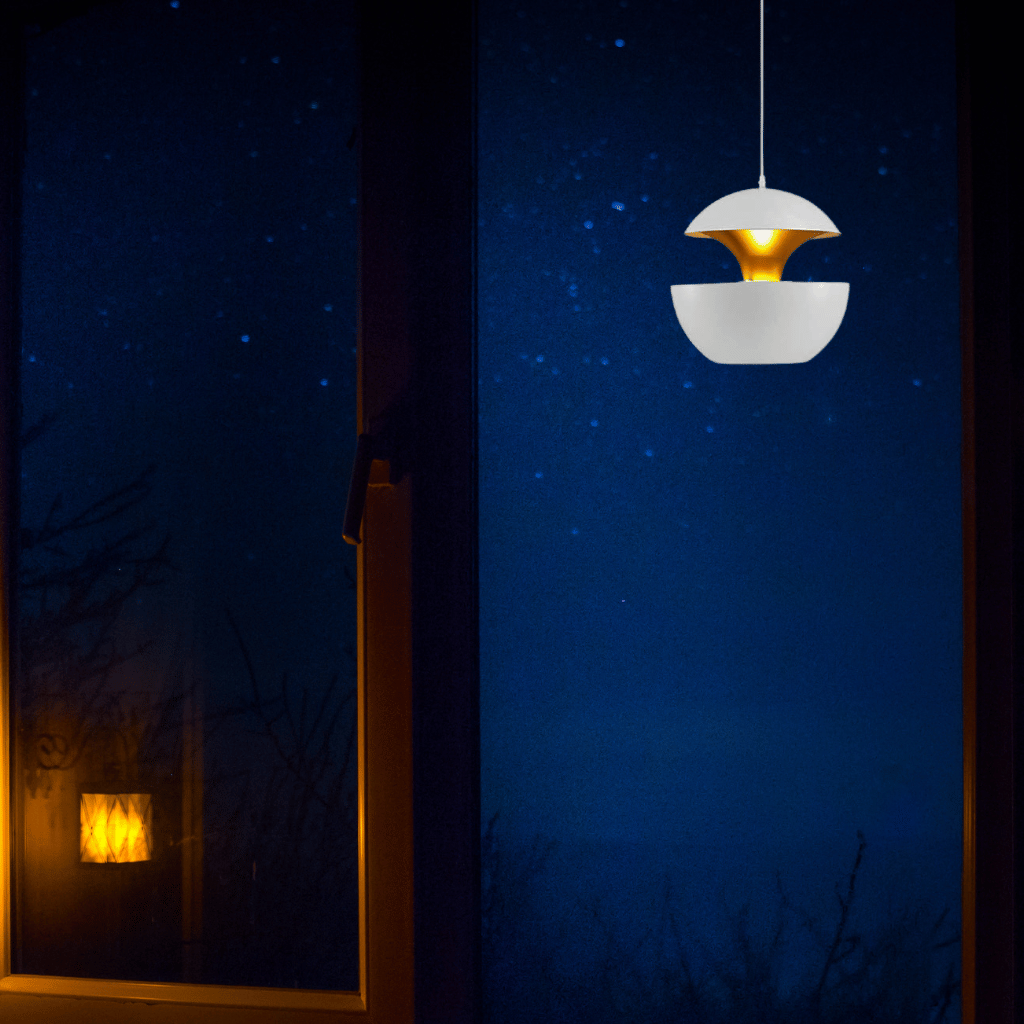 GoldGlow - Luxury Gold Pendant Light for Elegant Dining Rooms