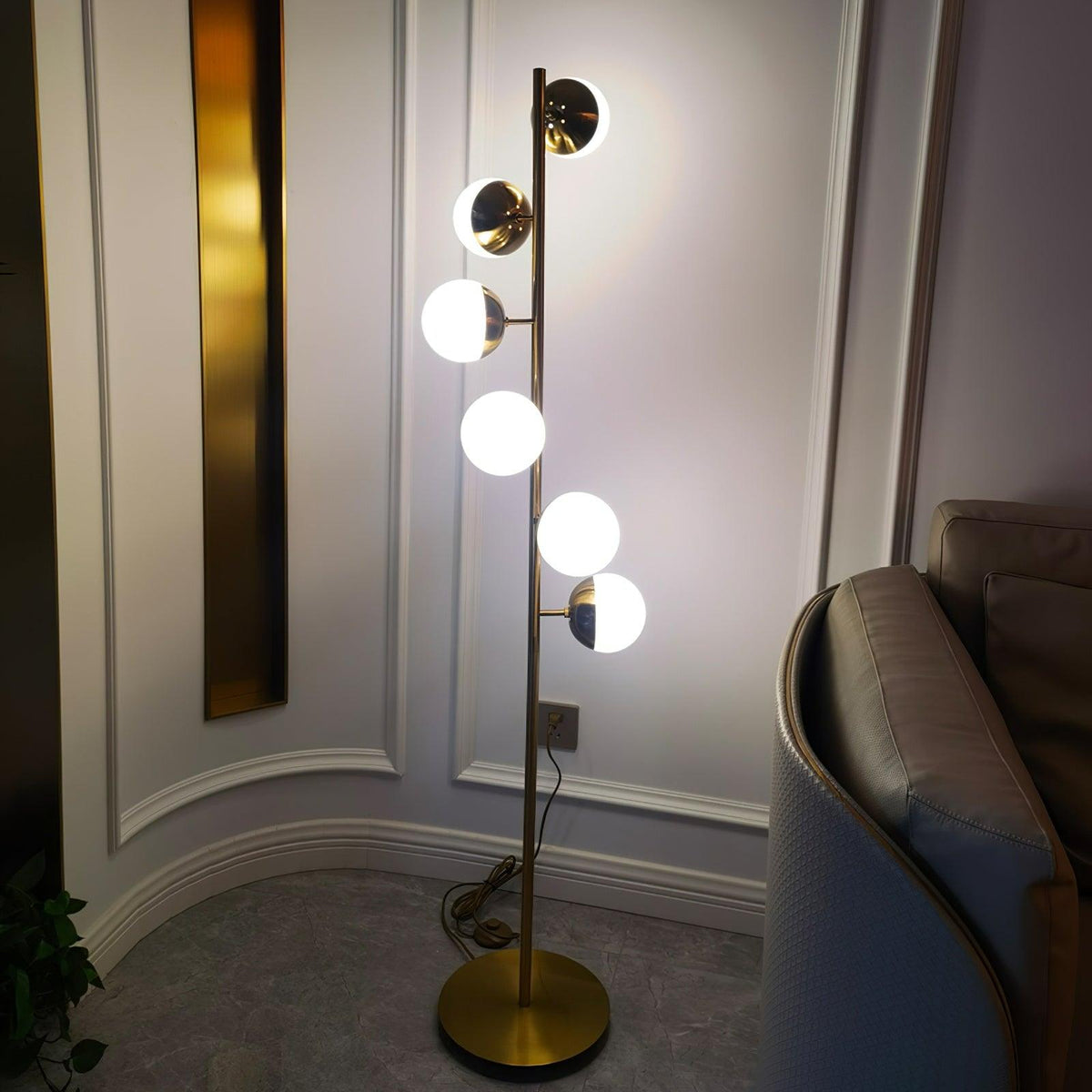 Doppler - Elegant Retro LED Floor Lamp