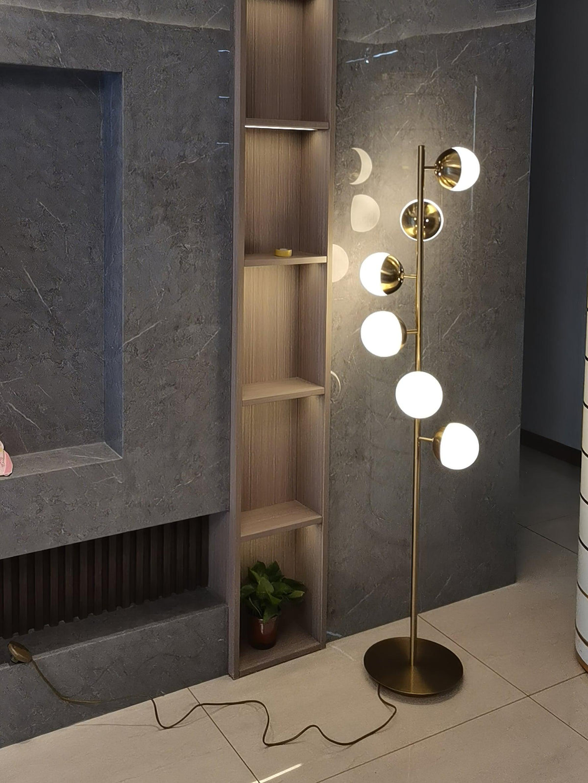 Doppler - Elegant Retro LED Floor Lamp