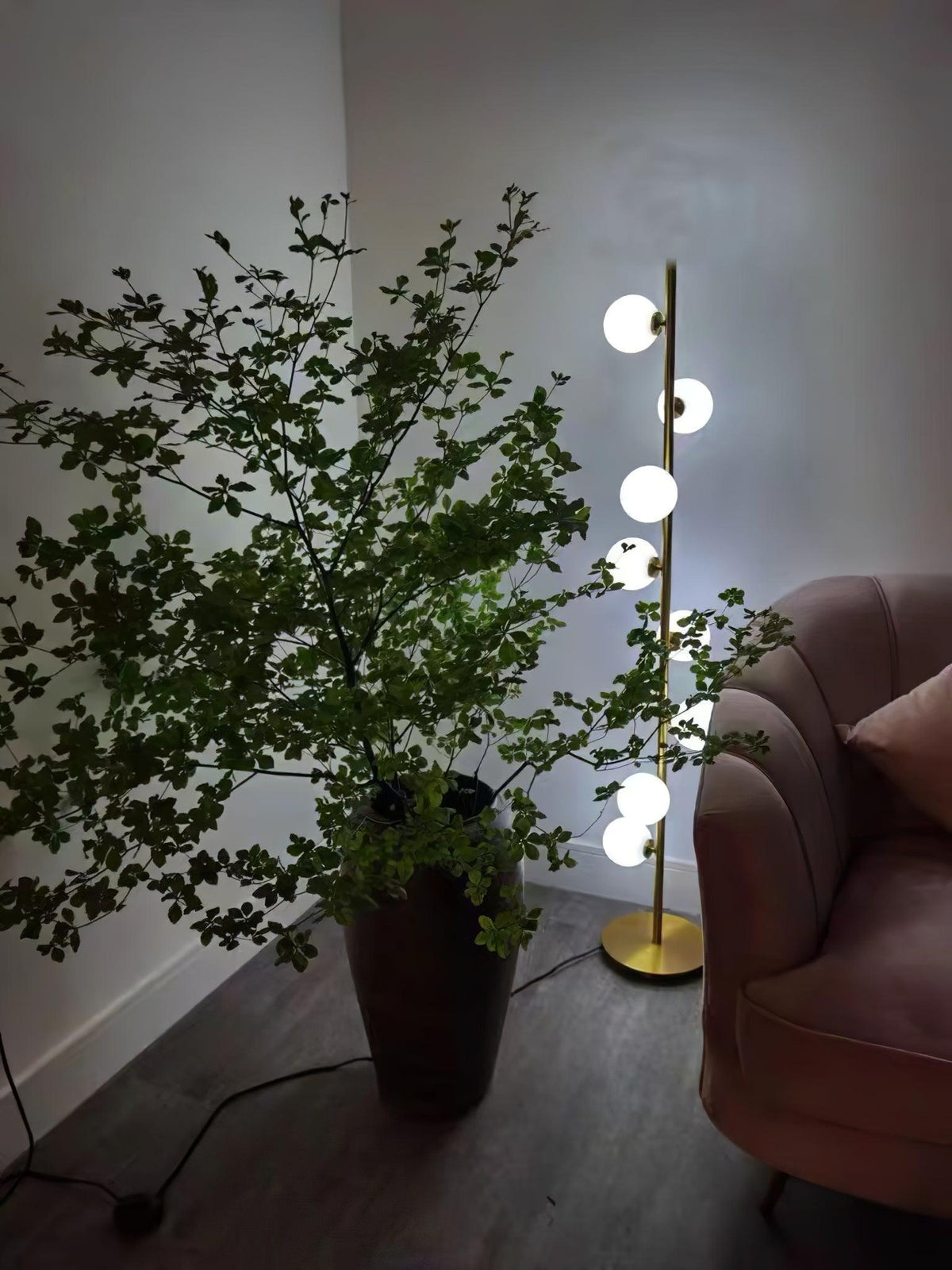 Doppler - Elegant Retro LED Floor Lamp