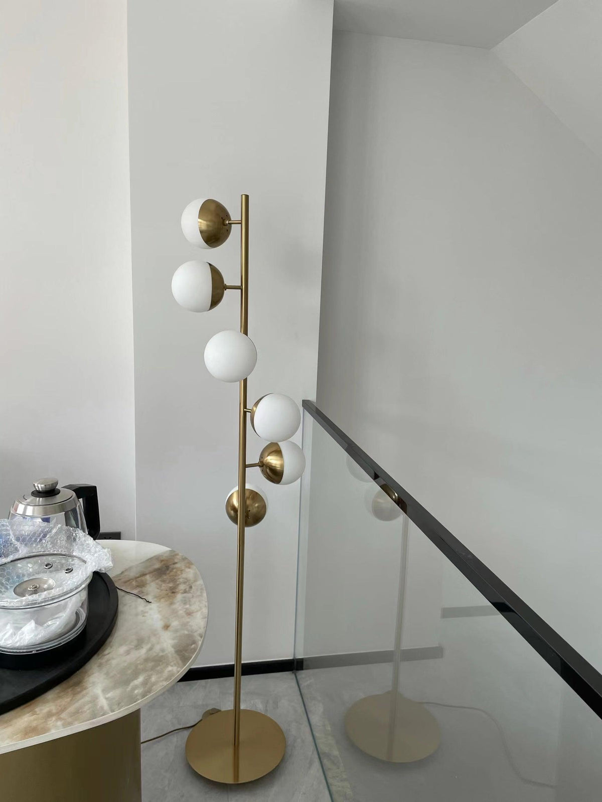 Doppler - Elegant Retro LED Floor Lamp