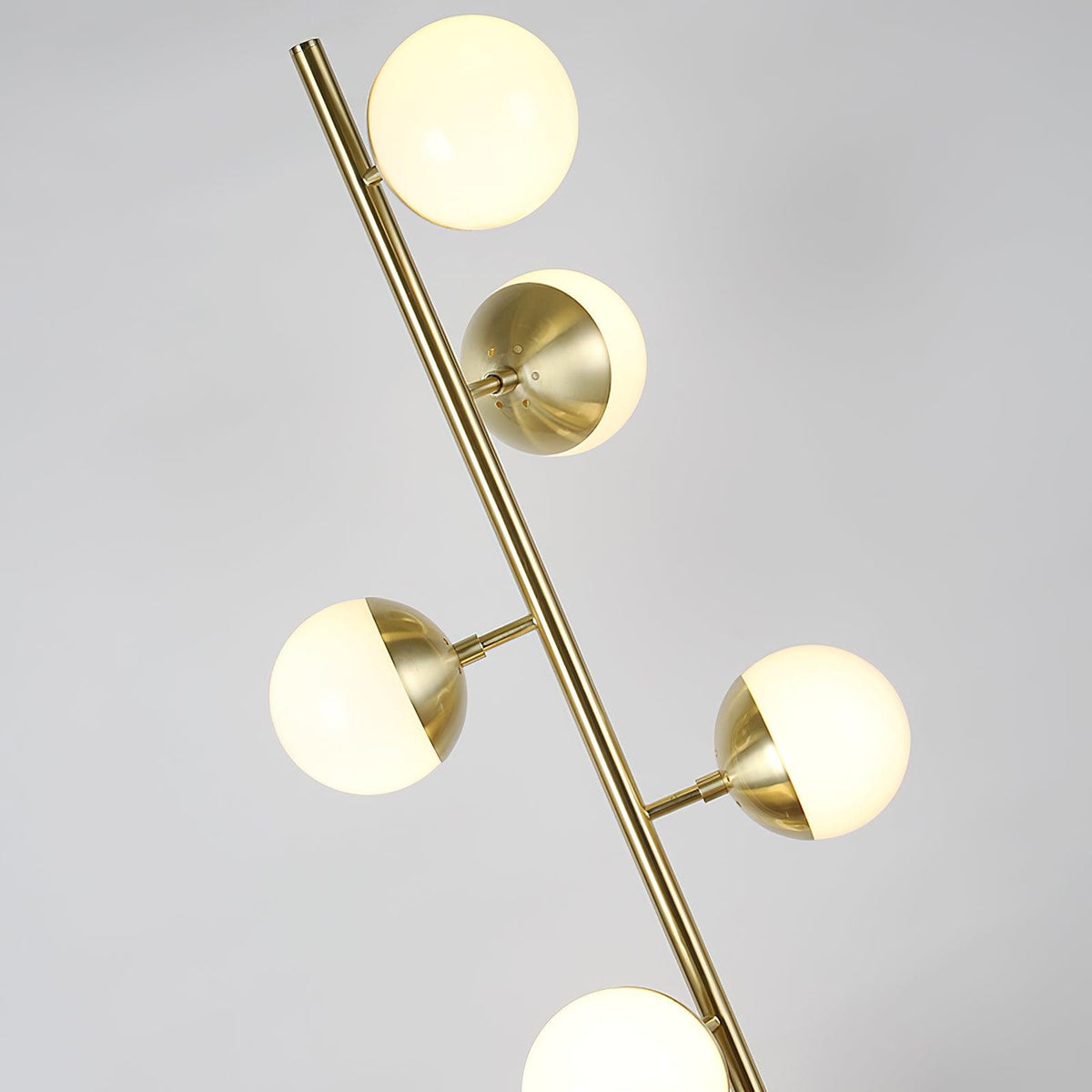 Doppler - Elegant Retro LED Floor Lamp