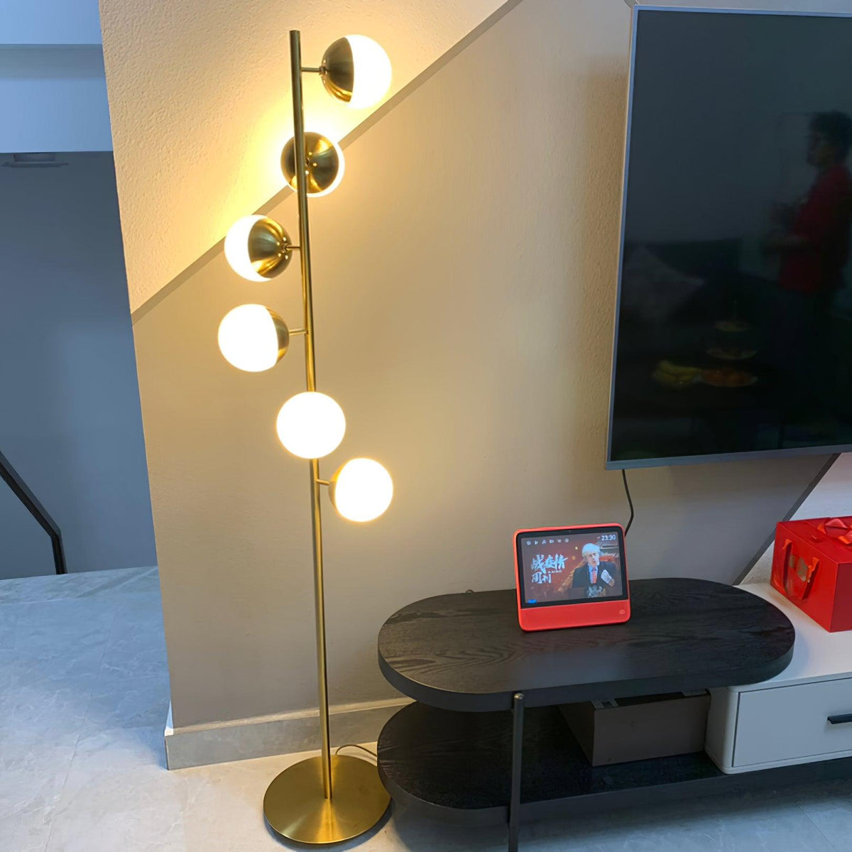 Doppler - Elegant Retro LED Floor Lamp