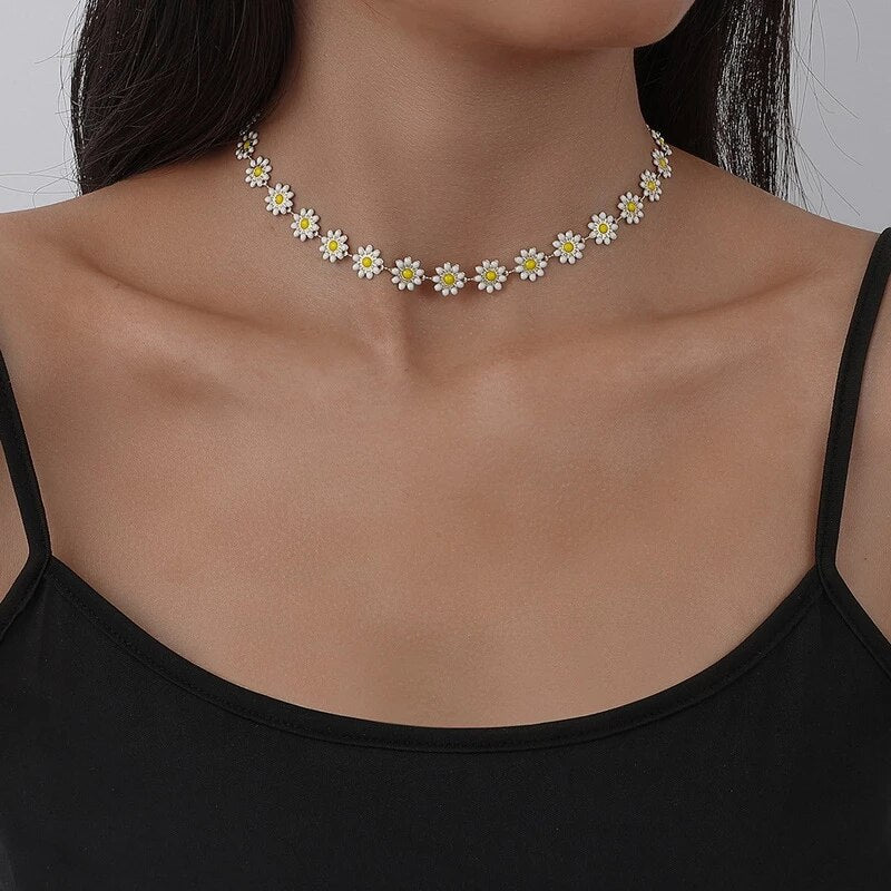 Marisol - Collier marguerite dorée élégant