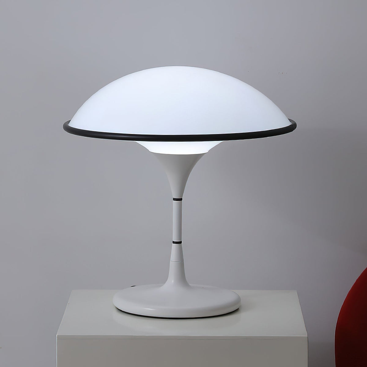 ArtistryGlow Table Lamp - Elegant Warm Ambient Lighting