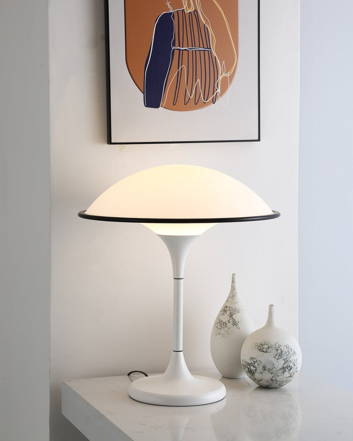 ArtistryGlow Table Lamp - Elegant Warm Ambient Lighting