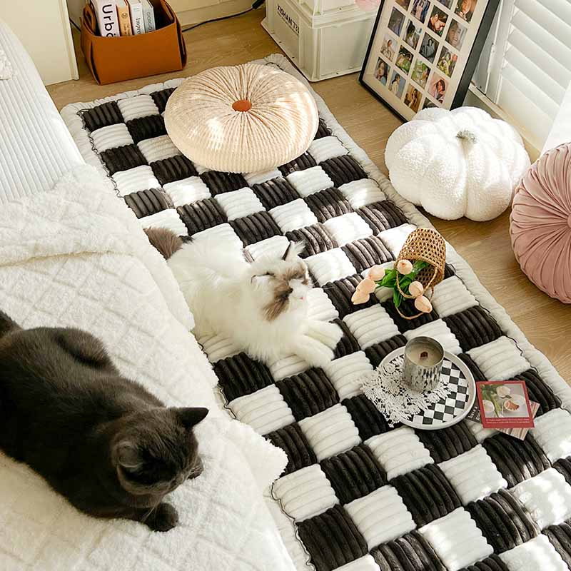 ChicShield - Quilted Sofa Cover for a Stylish Home