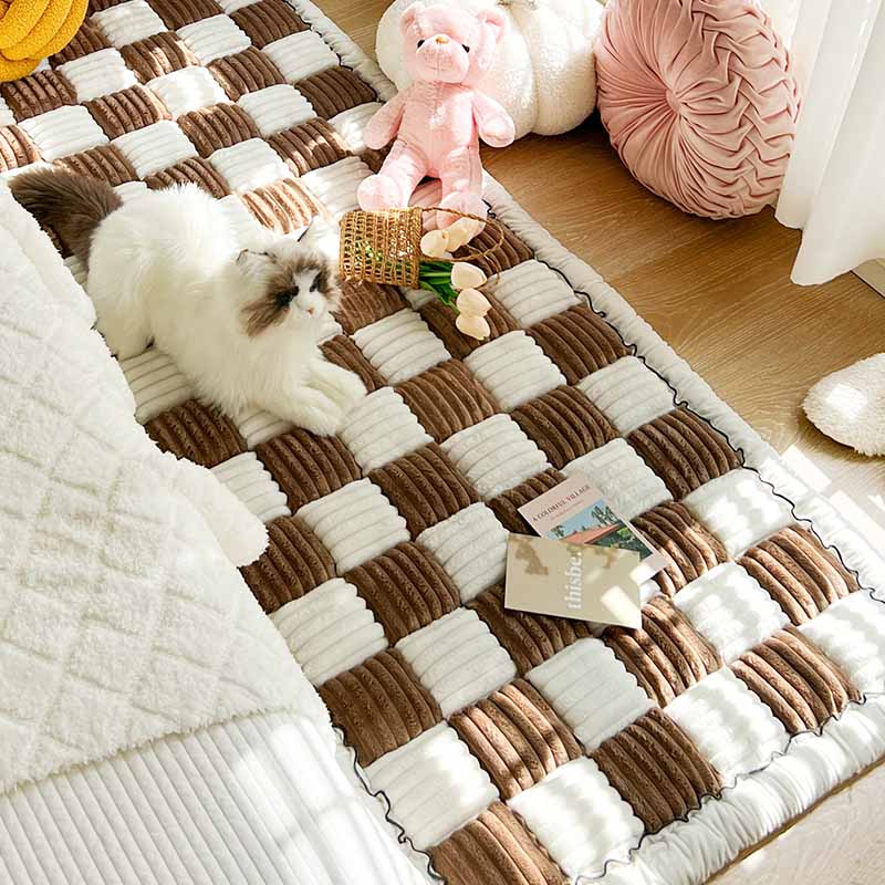 ChicShield - Quilted Sofa Cover for a Stylish Home
