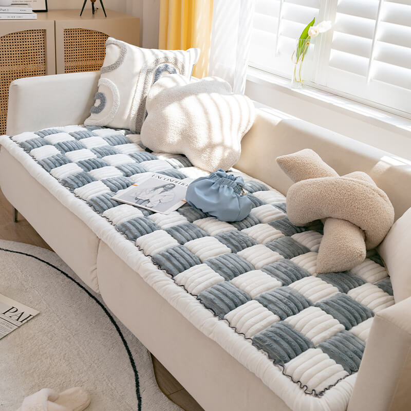 ChicShield - Quilted Sofa Cover for a Stylish Home