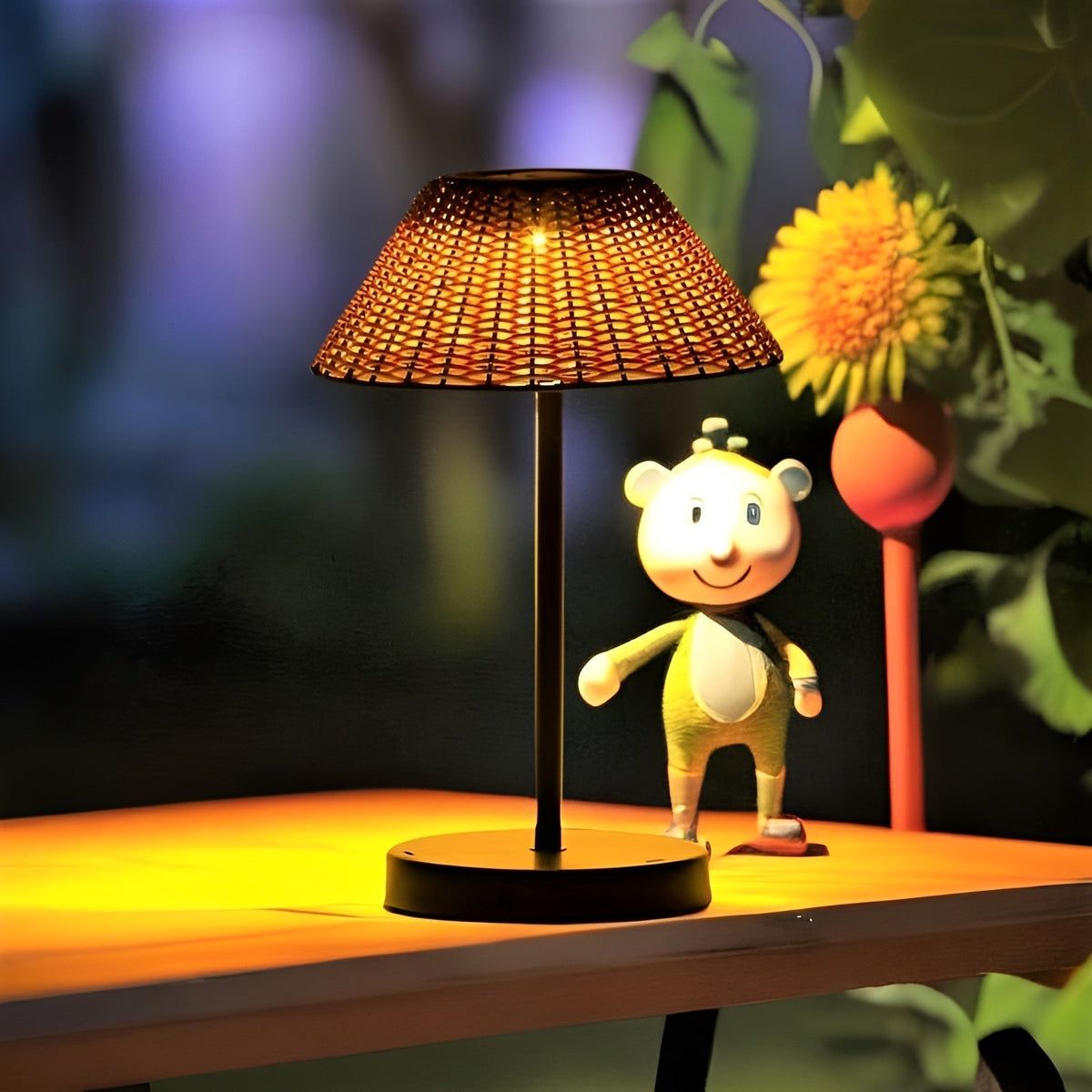 GardenWoven - Woven Solar Table Lamp for Garden and Balcony