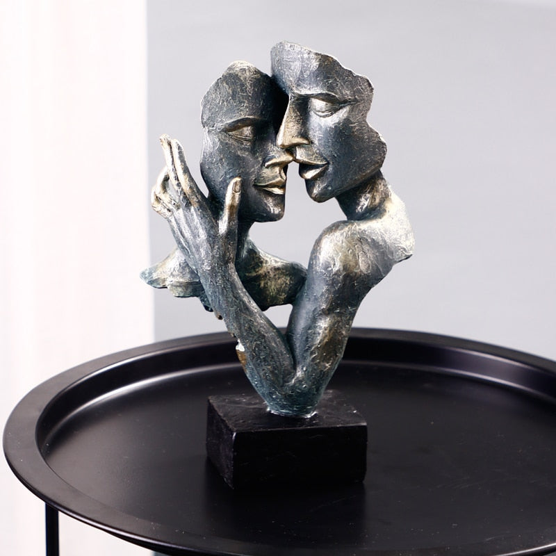 ArtEnsemble - Elegant Sculpture of Two Embracing Figures