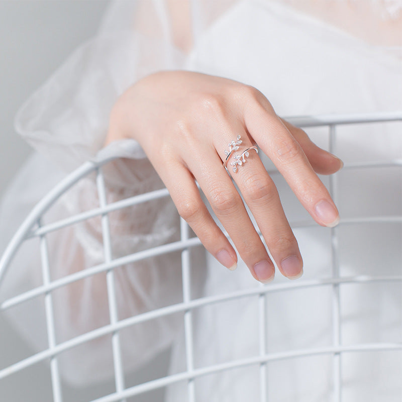 Amalthea - Bague feuillage réglable avec zircone