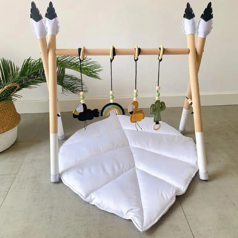 Leafy Comfort Baby Play - Cozy Leaf-Shaped Baby Play Mat