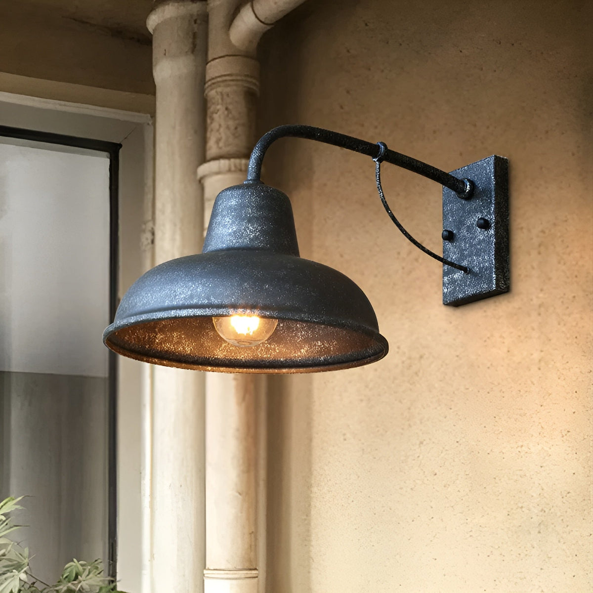 Barn Vintage Wall Sconce - Industrial Wall Lamp for a Warm Ambience