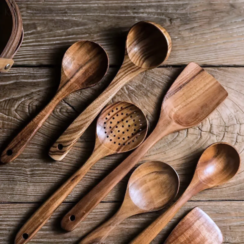 Innoware - Wooden Kitchen Utensil Set with 7 Elegant Pieces for Everyday Cooking