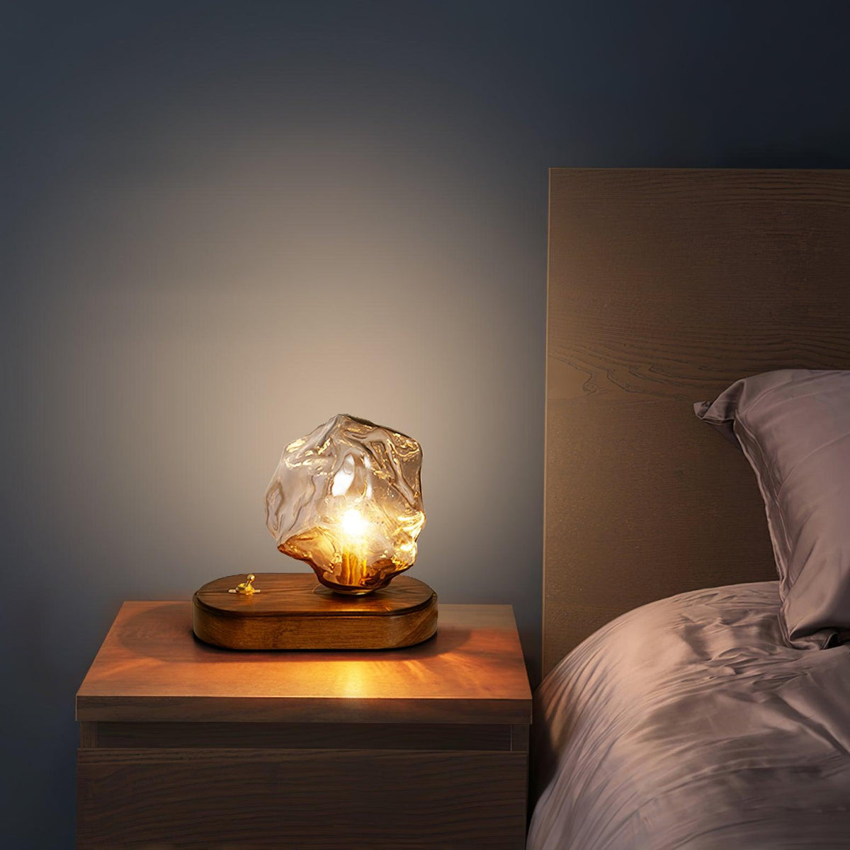 GlowCraft Table Lamp - Elegant Wireless Lamp with Motion Sensor