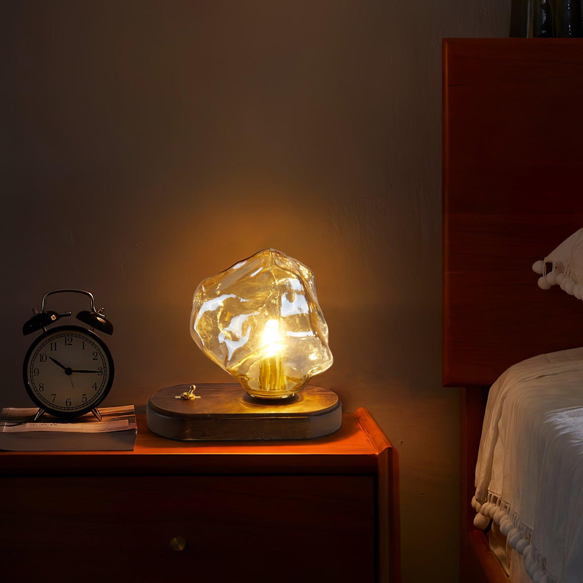 GlowCraft Table Lamp - Elegant Wireless Lamp with Motion Sensor