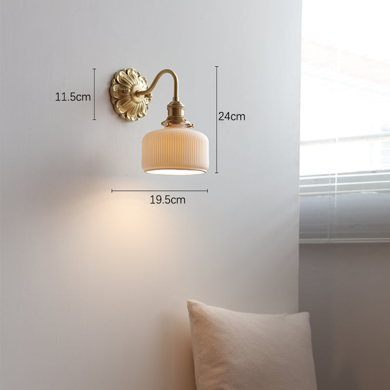 Zeldwyn - Luxury Brass Wall Sconce for Elegant Interiors